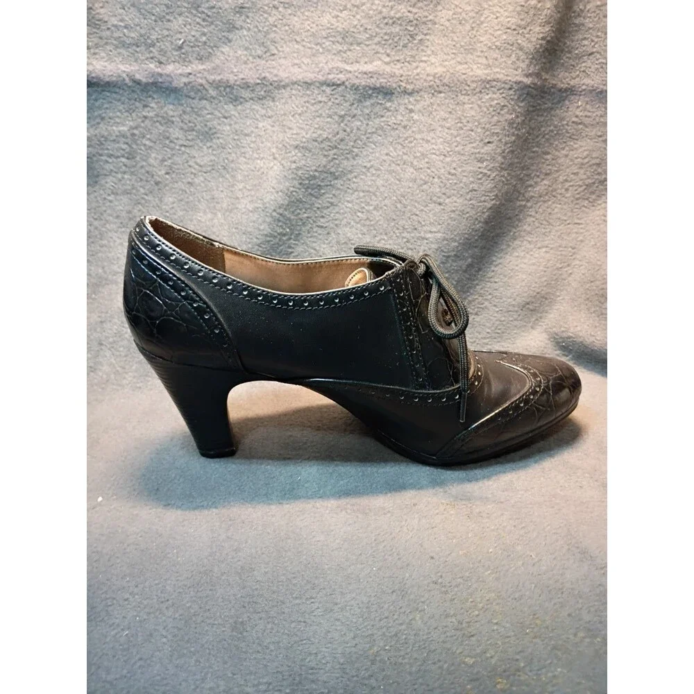 Witchy Dark Academia Oxford Heels Black Brogue Lace Up Naturalizer 7.5